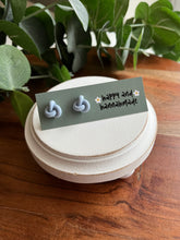 Load image into Gallery viewer, Knotted Studs