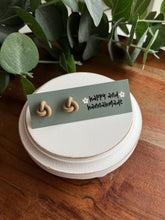 Load image into Gallery viewer, Knotted Studs