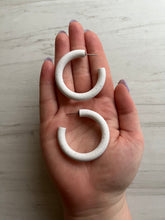 Load image into Gallery viewer, Classic Hoop Earrings