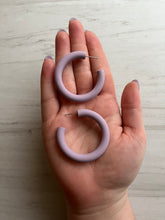 Load image into Gallery viewer, Classic Hoop Earrings