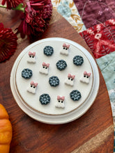 Load image into Gallery viewer, Spider Web Stud Pack