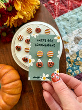 Load image into Gallery viewer, Pumpkin Jack Stud Pack