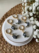 Load image into Gallery viewer, Iris Huggie Hoops