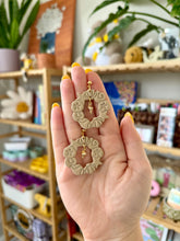 Load image into Gallery viewer, Beach Wreath Dangles