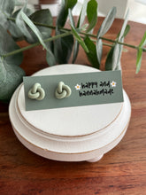 Load image into Gallery viewer, Knotted Studs