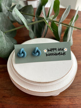 Load image into Gallery viewer, Knotted Studs