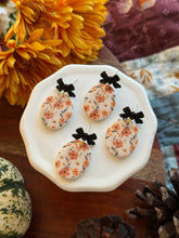 Load image into Gallery viewer, Abigail Dangles