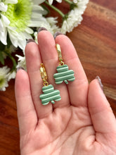 Load image into Gallery viewer, Saoirse Huggie Hoops