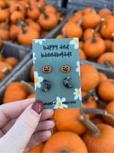 Load image into Gallery viewer, Jack-O'-Lantern Stud Pack
