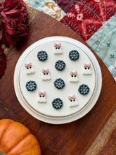 Load image into Gallery viewer, Spider Web Stud Pack
