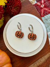 Load image into Gallery viewer, Jack-O'-Lantern Huggie Hoops
