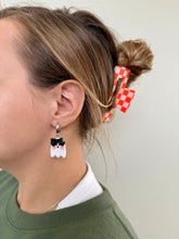 Load image into Gallery viewer, Lydia Huggie Hoops
