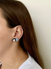 Load image into Gallery viewer, Penguin Stud Pack
