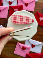 Load image into Gallery viewer, Valerie Hair Clip
